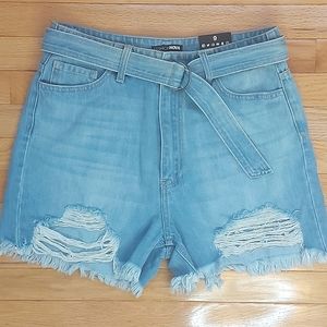 Woman's Jean shorts